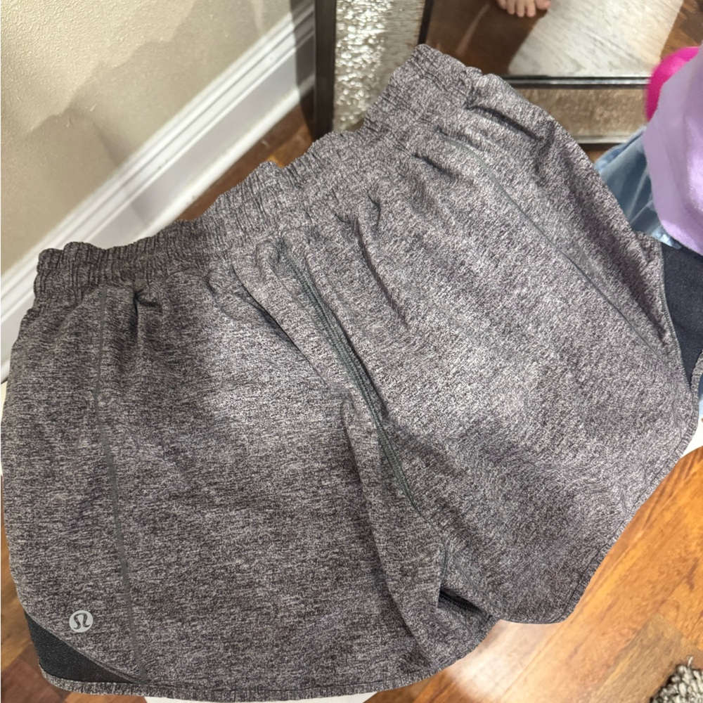 Grey Lululemon size 10 hotty hot shorts 4”